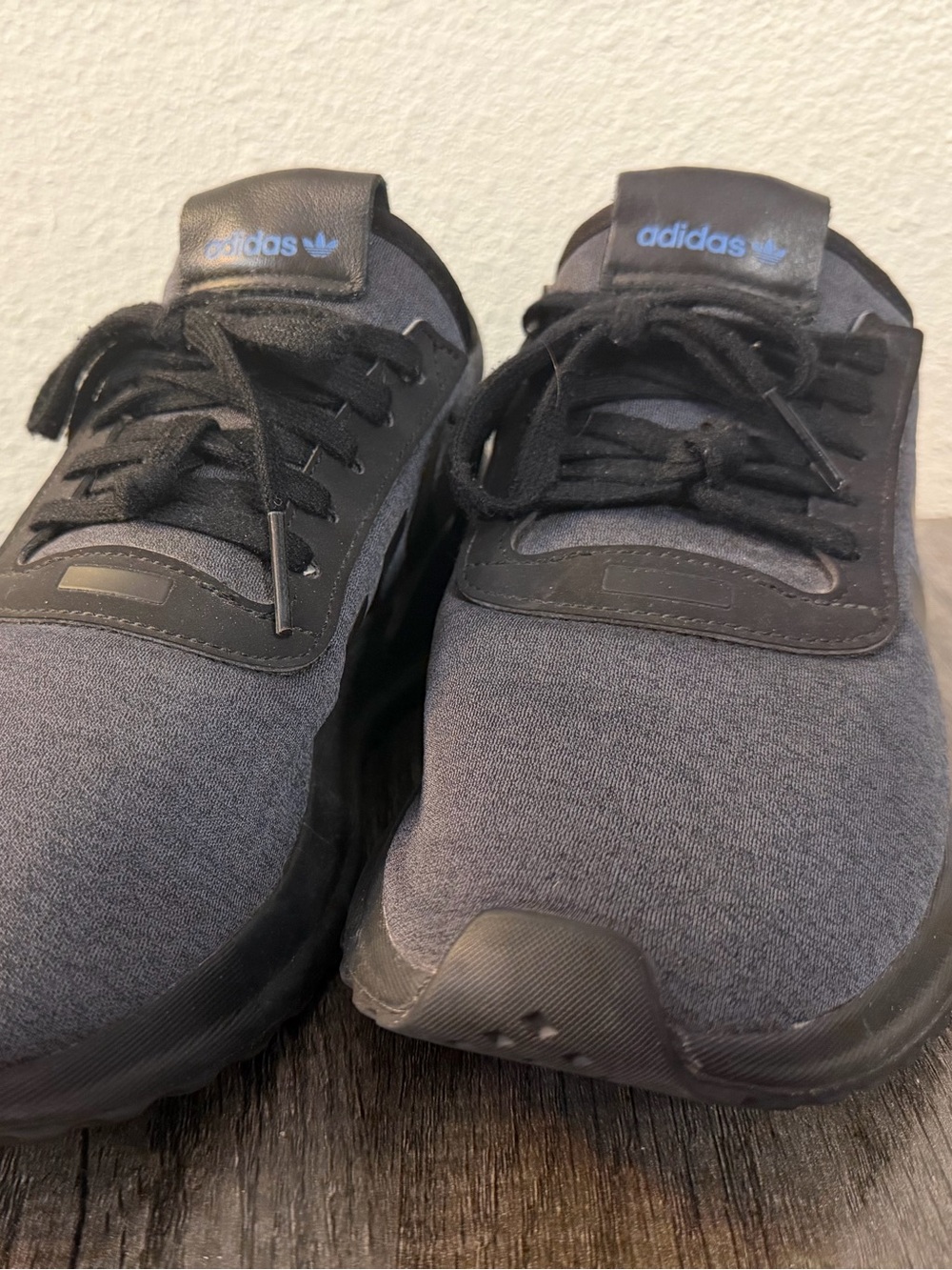 adidas Men's Black and Gray Casual Sneakers